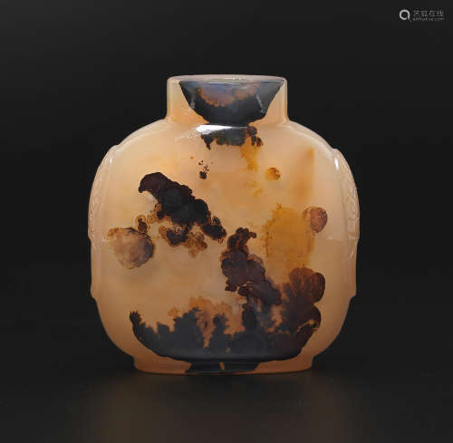 19th century A shadow agate 'magpies' snuff bottle
