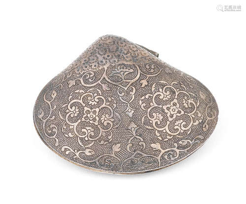 Tang Dynasty A rare silver shell-shaped cosmetic box and cover