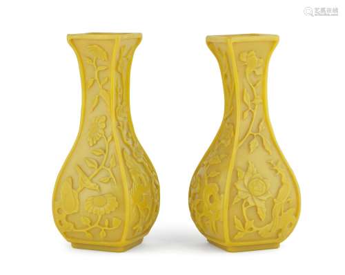 19th century A pair of yellow glass pear-shaped vases
