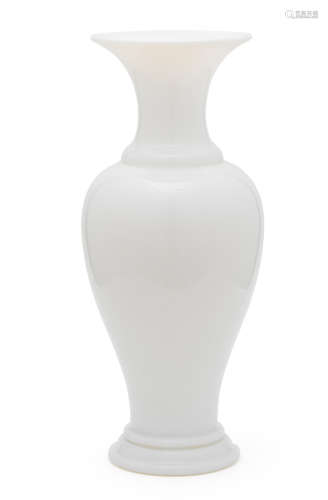 Qing Dynasty A white glass baluster vase