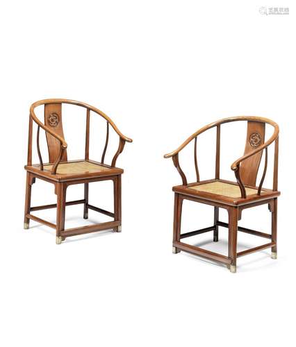 Qing Dynasty A pair of huanghuali horseshoe-back armchairs, Quanyi