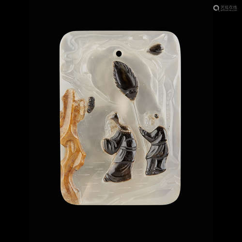 FINELY CARVED SUZHOU AGATE PENDANT