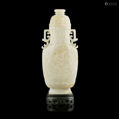 ARCHAISTIC CELADON JADE VASE AND COVER