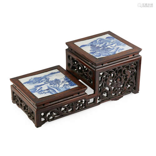BLUE AND WHITE PORCELAIN PLAQUE INSET CURIO STAND