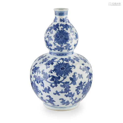 BLUE AND WHITE DOUBLE-GOURD VASE
