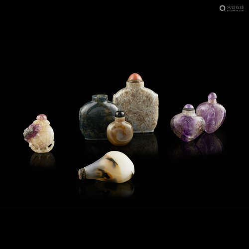 GROUP OF THREE AMETHYST AND FOUR AGATE SNUFF BOTTLES