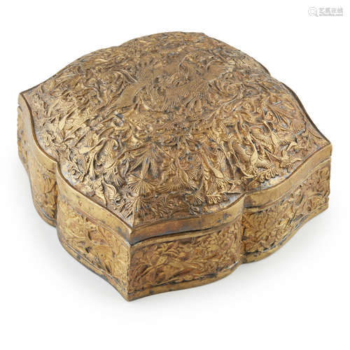 TANG-STYLE GILT-METAL QUATREFOIL BOX