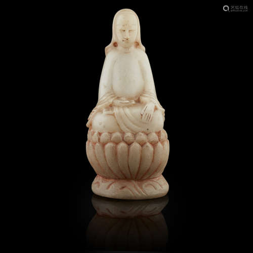 WHITE AGATE FIGURE OF A SEATED IMMORTAL