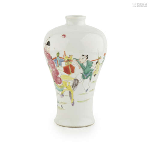 FAMILLE ROSE MEIPING VASE