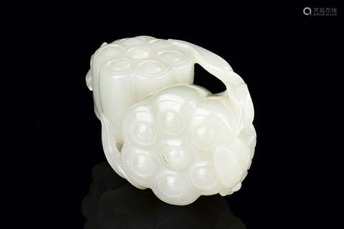 JADE CARVED 'LOTUS PODS' ORNAMENT