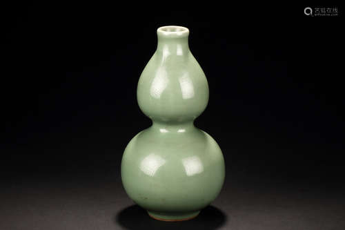 LONGQUAN WARE DOUBLE GOURD VASE