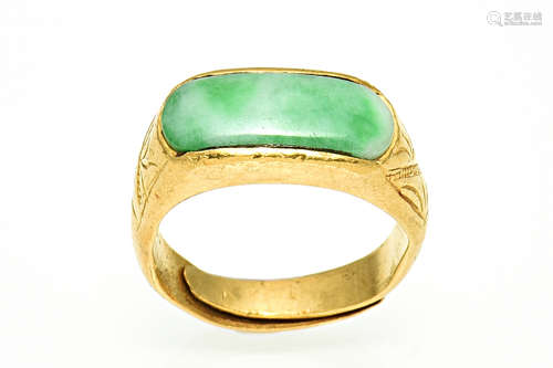 24K YELLOW GOLD JADEITE RING