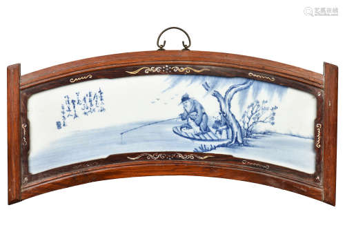 FRAMED BLUE AND WHITE FAN-SHAPED PLAQUE 'FISHERMAN'