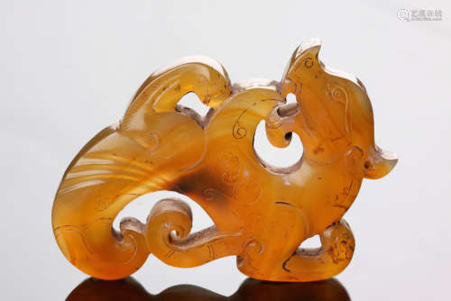 AGATE CARVED 'MYTHICAL BEAST' ORNAMENT