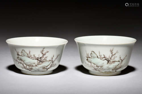 PAIR OF FAMILLE ROSE 'PEOPLE' CUPS