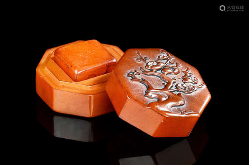 SHOUSHAN SOAPSTONE CARVED SEAL STAMP WITH BOX