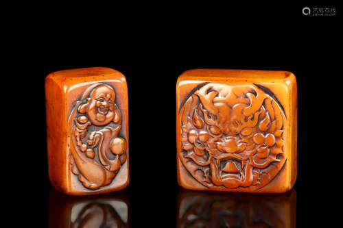 TWO SHOUSHAN SOAPSTONE CARVED SEAL STAMPS