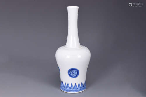 BLUE AND WHITE BOTTLE VASE