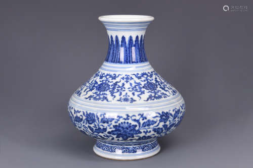 BLUE AND WHITE 'FLOWERS' VASE