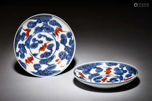 PAIR OF BLUE AND WHITE UNDERGLAZED RED 'BATS' DISHES