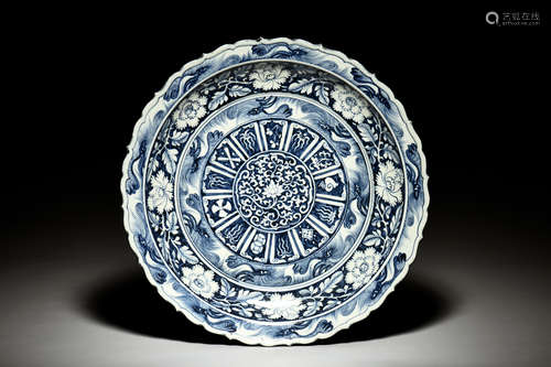 BLUE AND WHITE 'FLOWERS' CHARGER