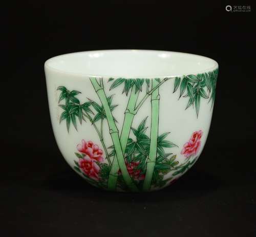 Yongzheng Mark, A Enamel Glazed Cup