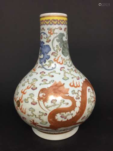 Guangxv Mark, A Famille Rose Dragon Vase