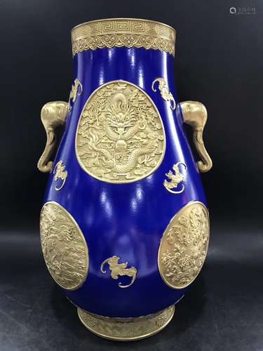 A Gilt Blue Glazed Zun Vase