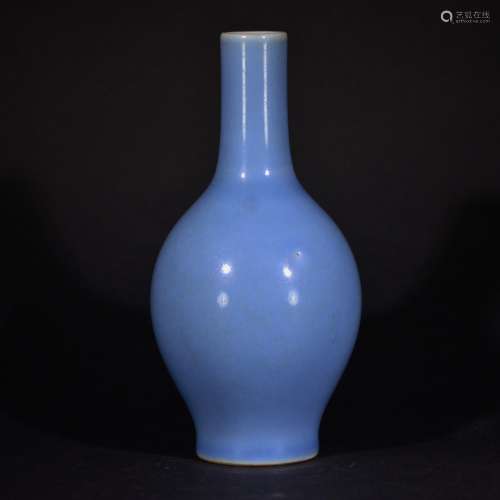 Qianlong Mark, A Blue Glazed Vase