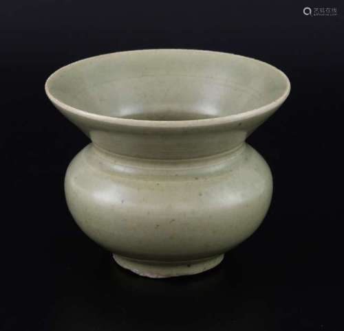 Chinese celadon glazed vase with wide rim, 8.5cm high,