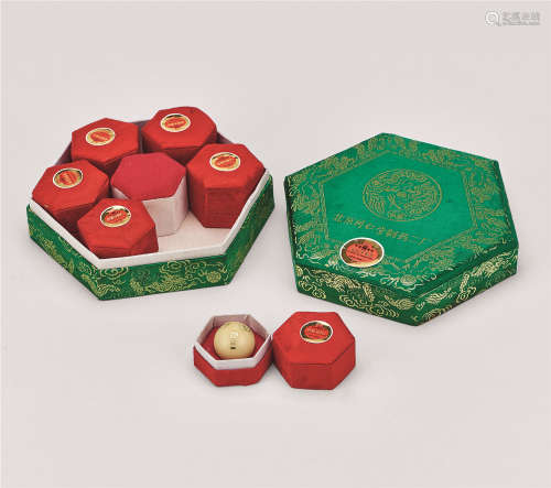 1998年 北京同仁堂安宫牛黄丸一盒 共6颗