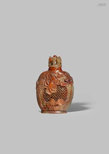 A FINE CHINESE GILT DECORATED SOAPSTONE SNUFF BOTTLE 18TH/19TH CENTURY With a flattened ovoid