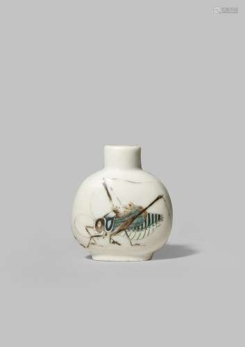 A CHINESE PORCELAIN 'CRICKETS' SNUFF BOTTLE FOUR CHARACTER DAOGUANG MARK AND OF THE PERIOD 1821-1850