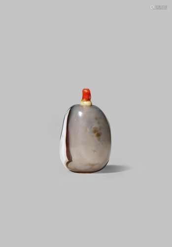 A CHINESE AGATE PEBBLE-SHAPED SNUFF BOTTLE 18TH/19TH CENTURY With an ovoid body carved out of grey