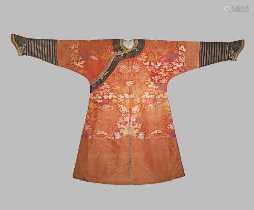 A CHINESE RUST-COLOURED SILK KESI 'NINE DRAGON' ROBE, JIFU 19TH CENTURY Woven with silk and gold