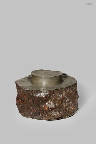 A LARGE CHINESE PEWTER AND WOOD TEA CONTAINER QING DYNASTY The body formed from a hollowed and