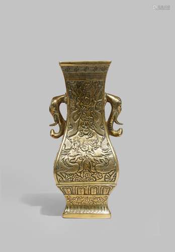 A CHINESE BRONZE SQUARE-SECTION VASE 19TH CENTURY The body cast on two sides with dragons contesting