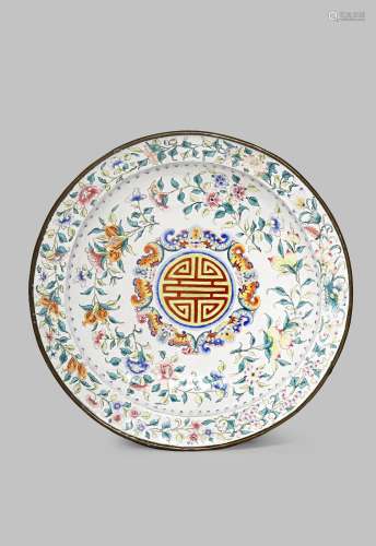 A LARGE CHINESE FAMILLE ROSE ENAMEL DISH 18TH/19TH CENTURY Painted in colourful enamels with