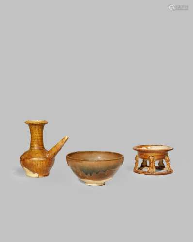 A CHINESE AMBER GLAZED EWER, A STAND AND A HARE'S FUR BOWL LIAO DYNASTY AND LATER The ewer with a