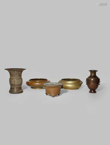 FIVE CHINESE BRONZE ITEMS QING DYNASTY Comprising: two vases and three incense burners, one vase