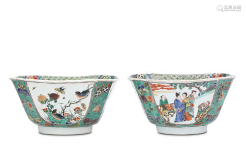 A PAIR OF CHINESE WUCAI 'ROMANCE OF THE WEST CHAMBER' BOWLS. Qing Dynasty, Kangxi era. With