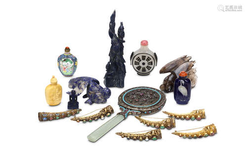 A COLLECTION OF CHINESE MISCENANEOUS ITEMS. Qing Dynasty, and later. Comprising four snuff bottle in