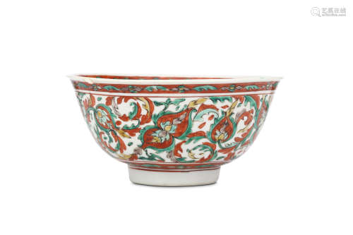 A CHINESE WUCAI BOWL FOR THE PERSIAN MARKET. Qing Dynasty, Kangxi era. Decorated with continous