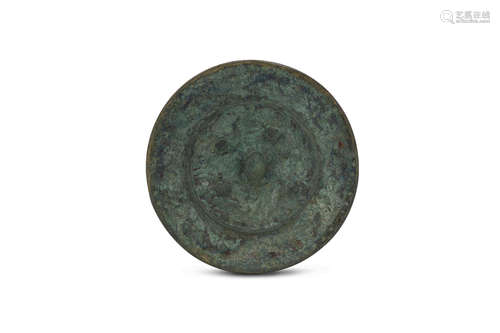 AN ARCHAIC BRONZE MIRROR. Japanese fitted box, 11cm diameter. 銅鏡及日本鏡盒