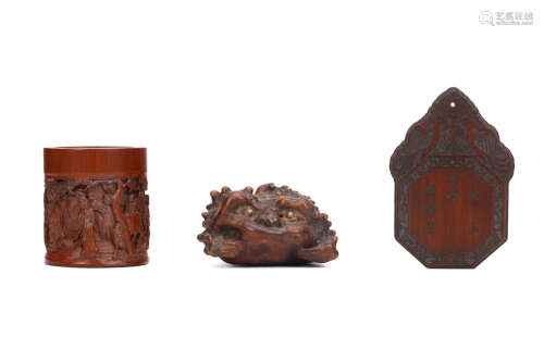 A CHINESE CARVED BAMBOO ABSTINENCE PLAQUE, A ROOT WOOD TOAD AND PERFUMER SECTION. Qing Dynasty.  (3)