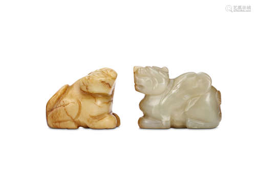 TWO CHINESE JADE CARVINGS OF ANIMALS. 19th / 20th Century. One seated with the head turned to the