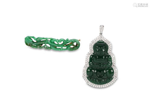 A CHINESE JADEITE CARVING OF A CHILONG MOUNTED ON A 9 CT GOLD FITTING. 6cm long. Sold together