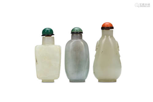 A COLLECTION OF THREE CHINESE JADE SNUFF BOTTLES. Qing Dynasty. 6cm H. (3) 清   玉雕鼻煙壺三隻