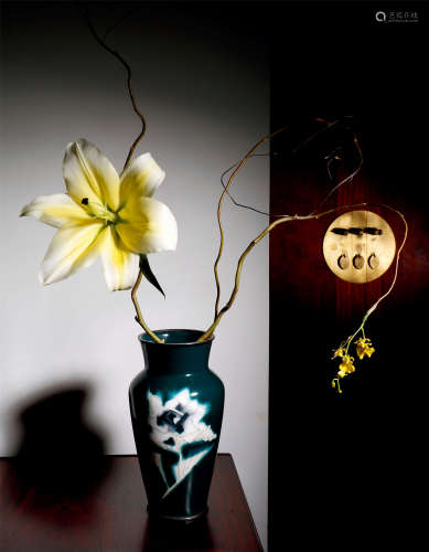 19世纪 银胎花卉纹七宝烧花道瓶