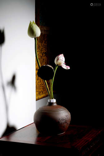 清康熙 紫砂雕“双凤牡丹”纹花瓶